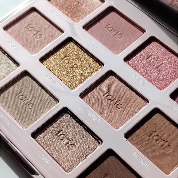 Tarte Tartelette Juicy Amazonian Clay Eyeshadow Palette (full size) - Picture 4 of 4